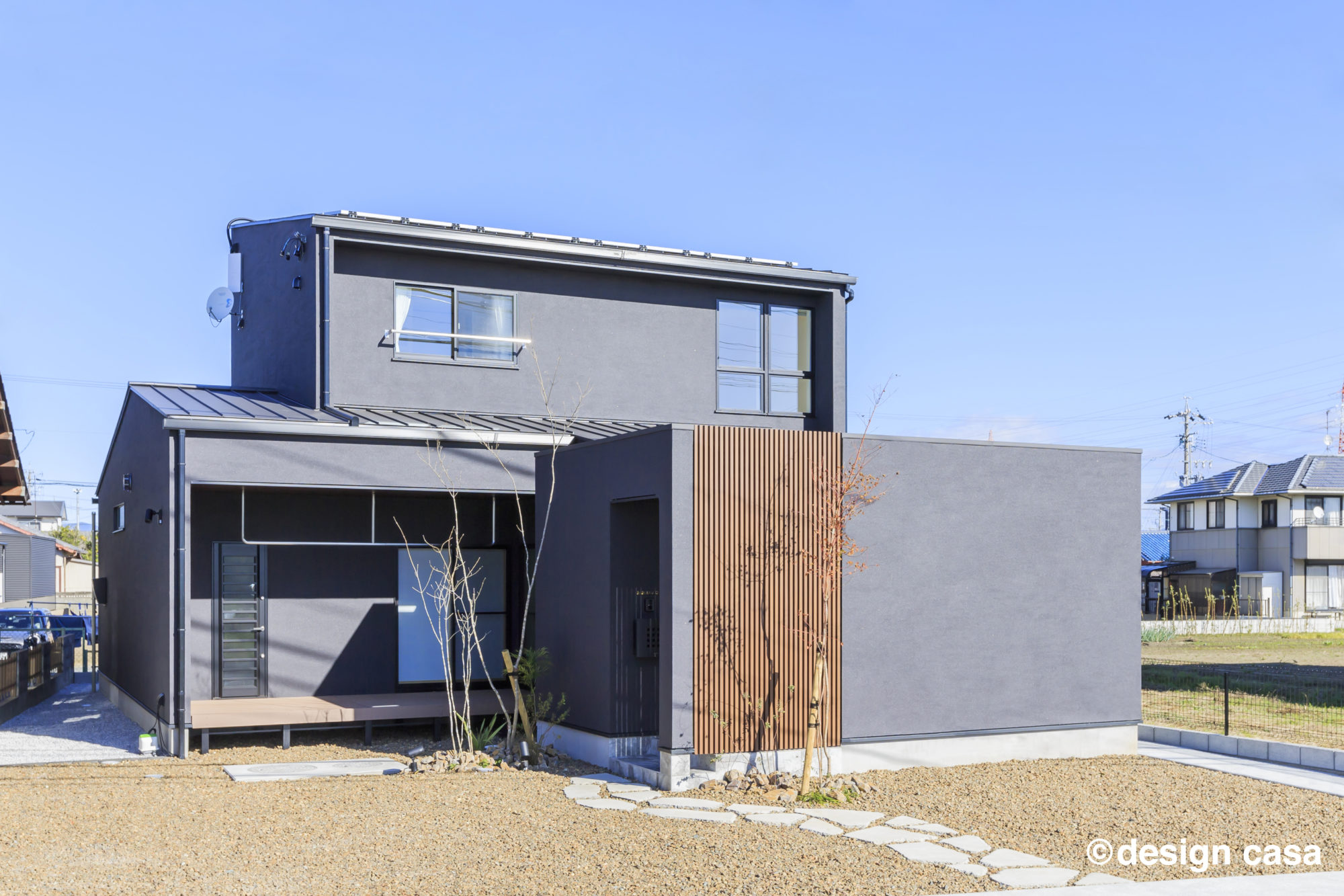 グレーのシンプルモダンデザイン住宅