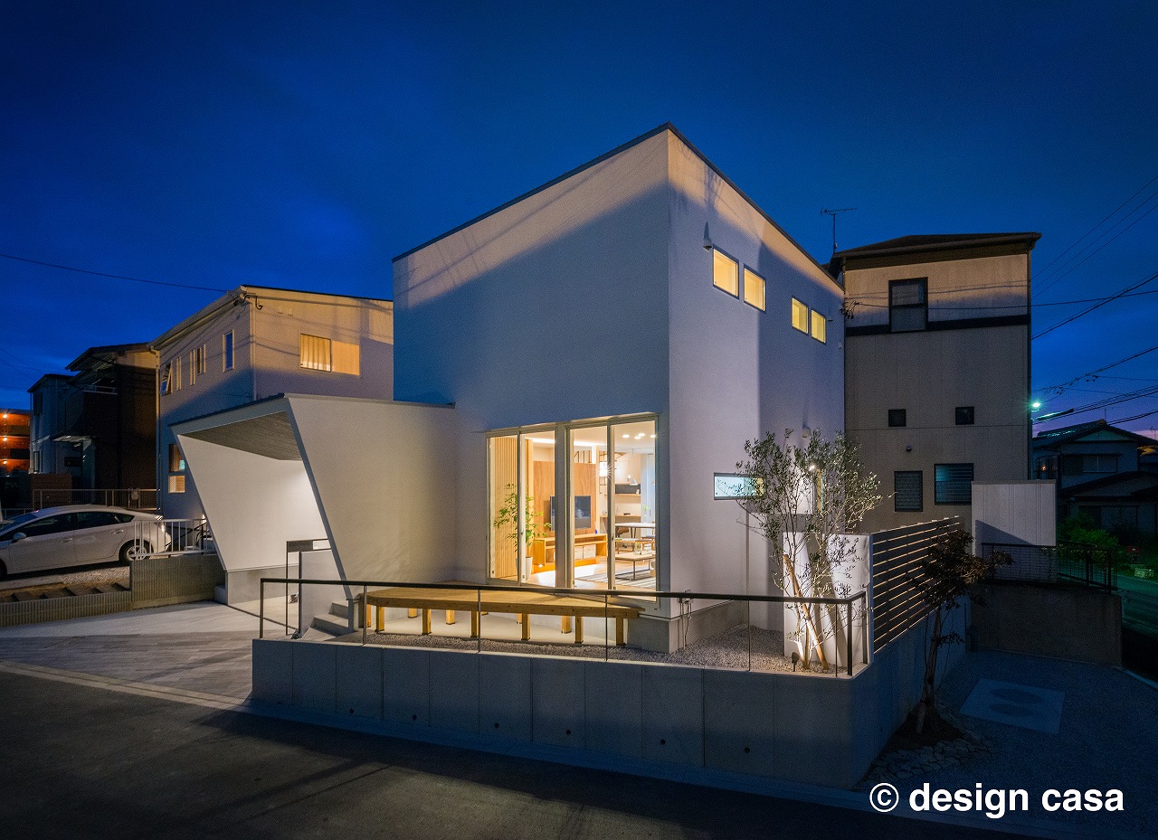 ガレージのあるデザイナーズHOUSE