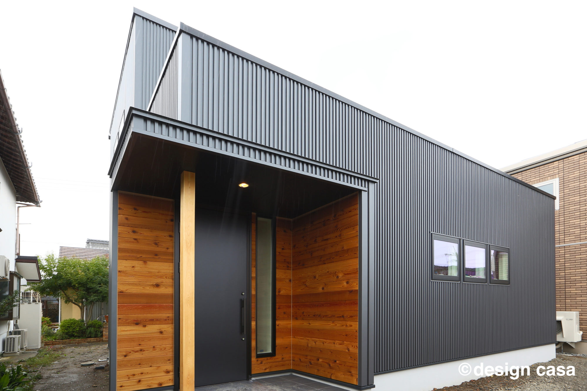 モダンデザインのローコスト住宅