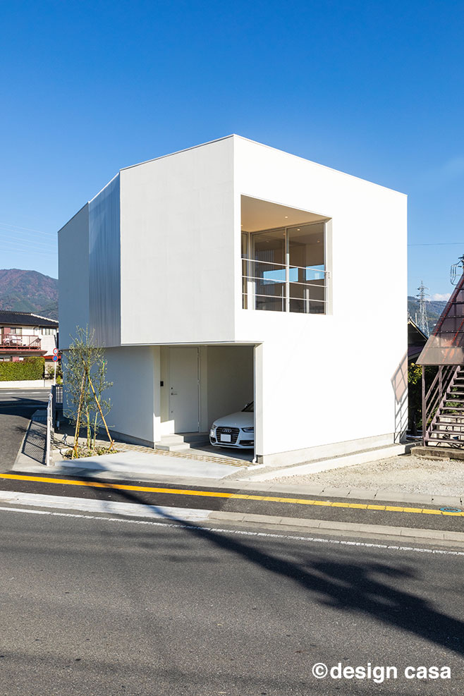 敷地に合わせた多角形のデザイナーズ住宅